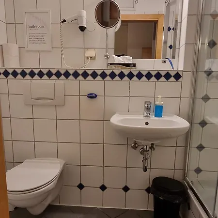 아파트 Luxus - 7 Personen 5 Baeder, 5 Schlafzimmer, Kueche, Parkplatz, Ruhig Meine