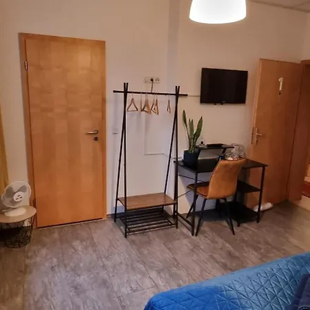 Luxus - 7 Personen 5 Baeder, 5 Schlafzimmer, Kueche, Parkplatz, Ruhig Meine