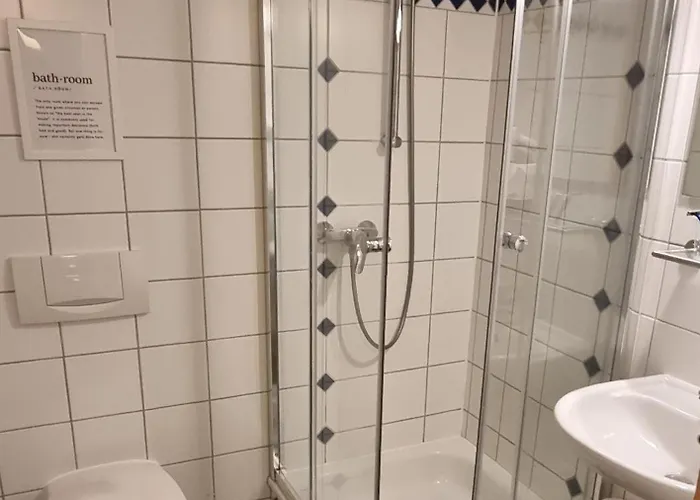 Luxus - 7 Personen 5 Baeder, 5 Schlafzimmer, Kueche, Parkplatz, Ruhig