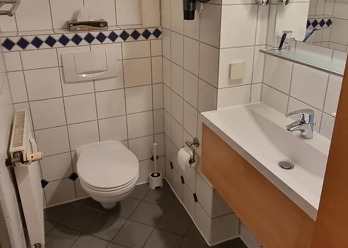 Luxus - 7 Personen 5 Baeder, 5 Schlafzimmer, Kueche, Parkplatz, Ruhig * Meine
