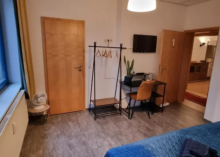 Luxus - 7 Personen 5 Baeder, 5 Schlafzimmer, Kueche, Parkplatz, Ruhig Meine